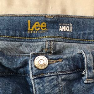 Lee modern series, mid rise fit ankle, 12 medium